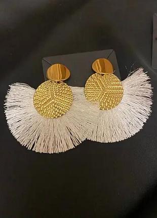 Серьги кисти серьги кисточки серьги золотистые с белыми нитями