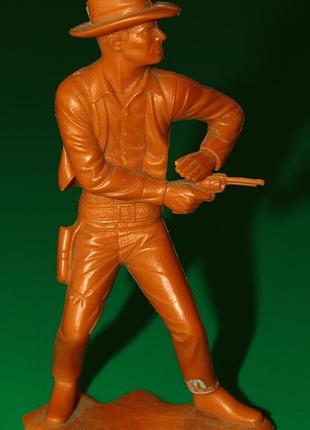 Ковбой с кольтом marx сша 150мм оригинал
