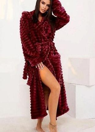 Женский длинный халат с капюшоном шарпей.