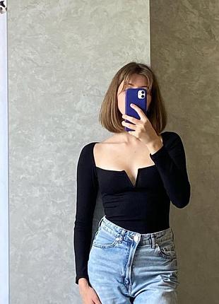 Бодік з декольте