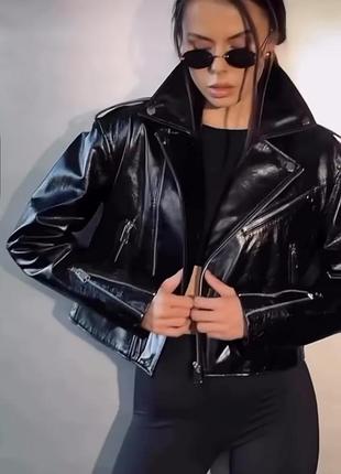 Лакована куртка косуха розміру с, нова