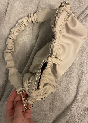 Сумка жіноча з кожзам , кремового кольору, майже нова