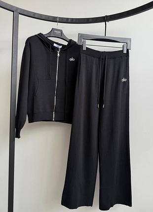 Костюм брендовий