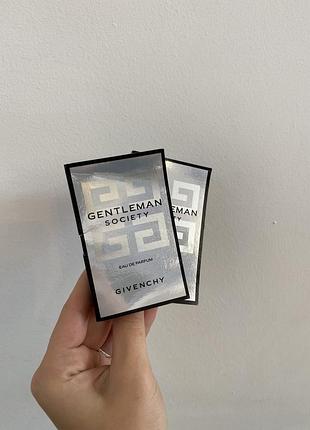 Givenchy gentleman society парфумована вода для чоловіків