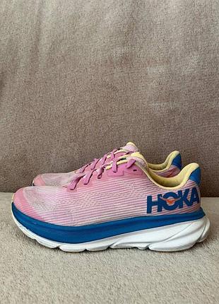 Бігові жіночі кросівки hoka clifton 9