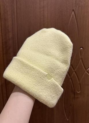 Шапка желтая лимонная