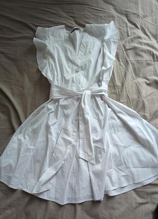 Белое платье