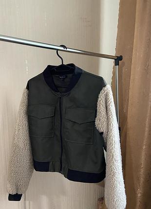 Бомбер з тедді рукавами