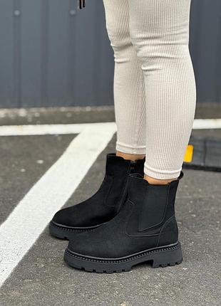 Зимове взуття жіноче