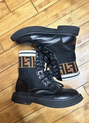 Взуття стильне трендове