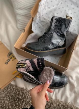 Черевики з хутром dr. martens jadon galaxy на платформі з лакової шкіри6 фото