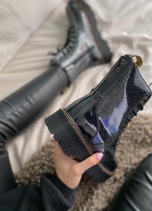 Черевики з хутром dr. martens jadon galaxy на платформі з лакової шкіри7 фото