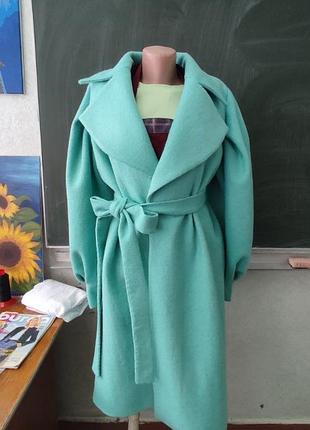 Пальто мятного цвета шерстяное