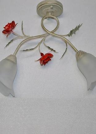 Люстра металлическая на 2 плафона в форме цветов