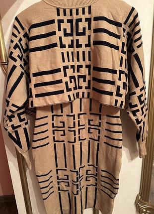 Жіноче тепле плаття