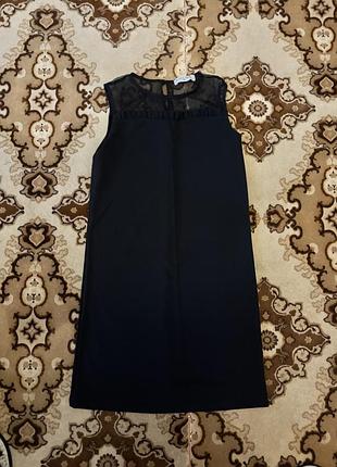 Черное платье средней длины s