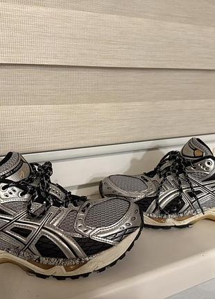 Asics кросівки 36,5 розмір