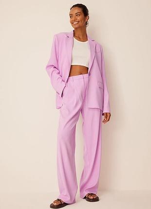 Брюки na-kd рожеві м