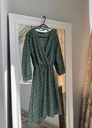 Міді сукня в квітковий принт з резинкою на талії