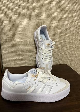 Кросівки жіночі adidas samba 38 розмір класичні на шнурках білих, передки замша.