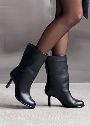 Демисезонные ботильоны с расширенным носиком
цвет: черный, натуральная кожа