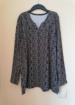 Блуза с длинным рукавом.