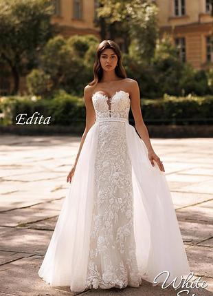 Весельное платье рыбка со шлейфом айвори