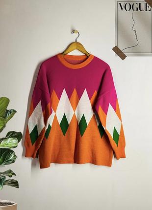 Яркий свитер женский