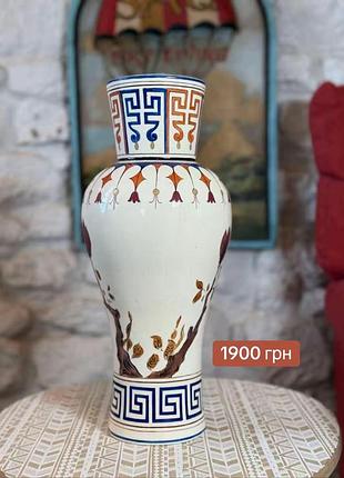 Декоративна вінтажна ваза в грецькому стилі