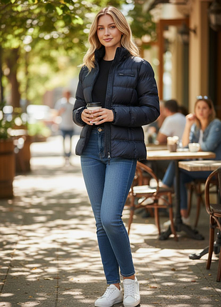 Відмінна тепла стьобана куртка англійського бренду colours of the world