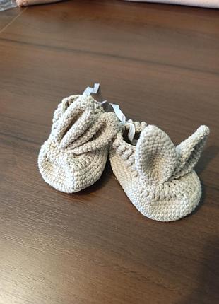 Пинетки для новорожденного зайка.