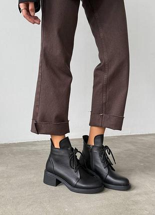 Трендовые кожаные ботинки