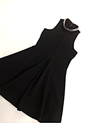 Стильное черное платье в рубчик topshop, металлический воротник, миди, размер s-м