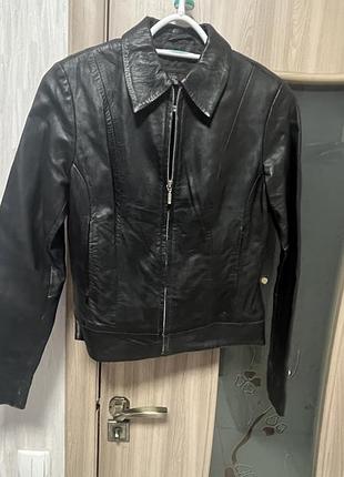 Шкіряна куртка zara