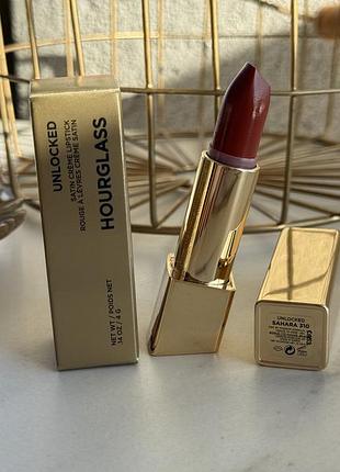 Розкішна сатинова помада hourglass sahara lipstick