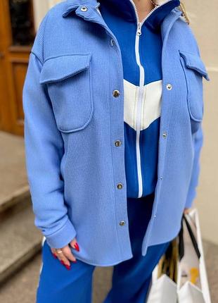 Стильна жіноча вельветова сорочка на хутрі оверсайз прямого крою на кнопках з кишенями