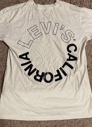 Нова, в ідеальному стані, плотна футблока левіс