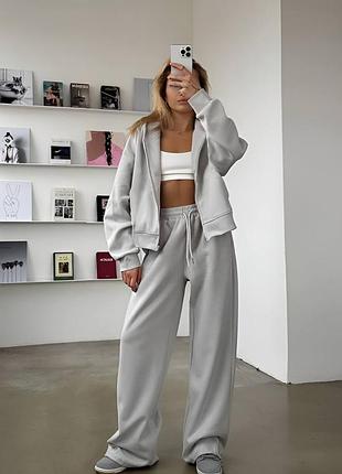 Жіночий брючний прогулянковий костюм вільного крою