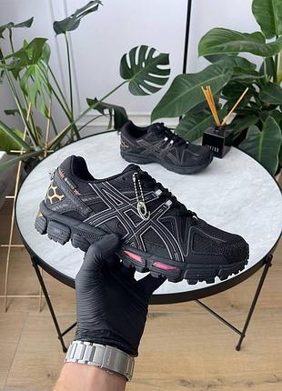 Утеплені чоловічі кросівки asics gel-kahana 8 gore-tex black gold termo асікс чорного з золотим кольорів термо