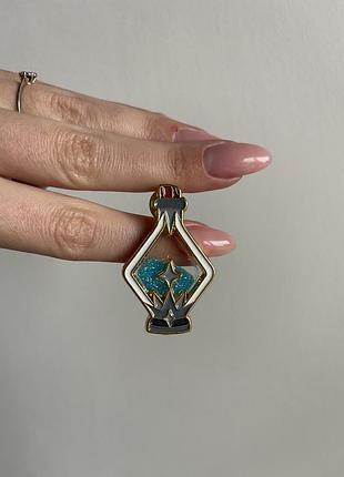 Пін значок металевий брошка «флакон зіркового пилу» — пін значок з бірюзовим блиском