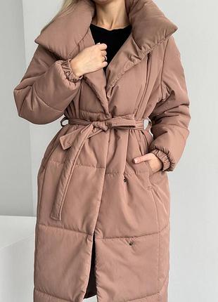 Стильне жіноче зимове пальто довге на підкладці з плащівки утеплене на запах з поясом та зручними кишенями