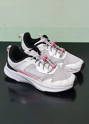 Кросівки дівчинці 32 розмір- 21 см