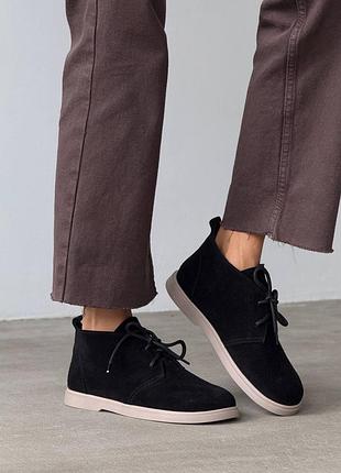 Ботинки женские черные замша / черные ботинки на бежевой подошве / демисезонные ботинки на шнуровке