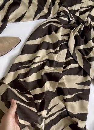 Сатинова сукня primark в анімалістичний принт