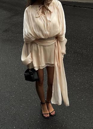 Платье шелковое роскошное