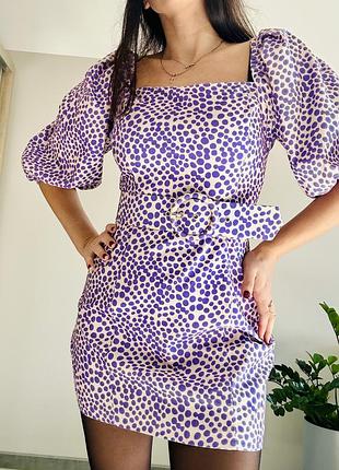 Жіноча сукня з обʼємними рукавами