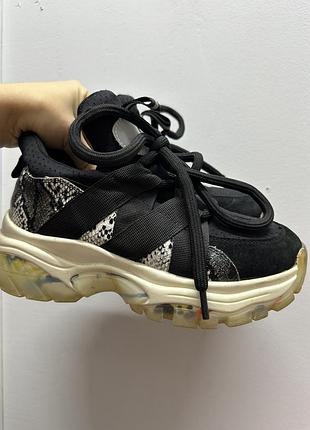 Кросівки жіночі 38 24 см