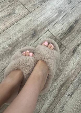 Хутряні капці