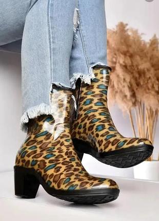 Нові гумові чоботи р.41