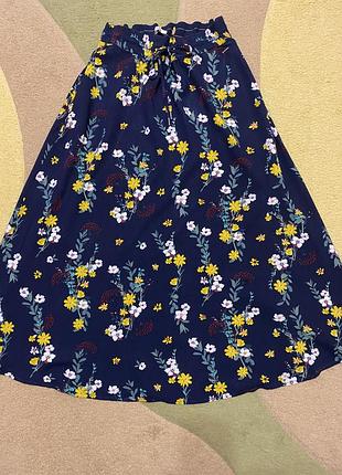 Яскрава спідниця на літо.